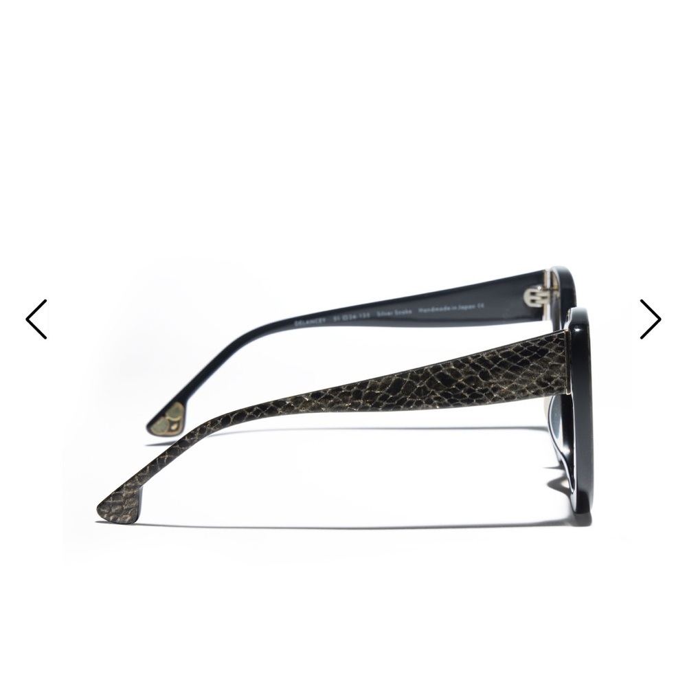 NWT Alice + Olivia DELANCEY Cat-Eye Sunglasses Silver Snake - Picture 2 of 2